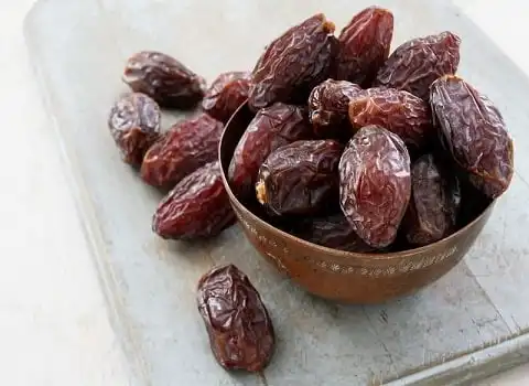 تصویر 4 از قیمت خرید خرما پیارم اصل + فروش ویژه